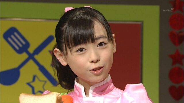 福原遥がまいんちゃんを演じていた「クッキングアイドル!アイ!マイ!まいん」の番組を写した画像